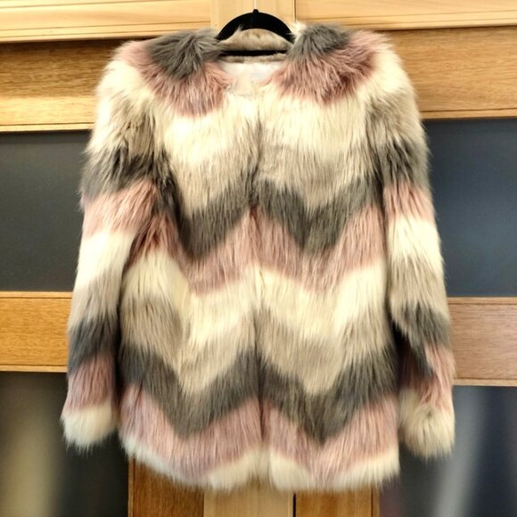 DONNA SALYERS FABULOUS FURS~Tibby Collarless~ FAUX FUR COAT~CHEVRON MULTI SZ SM - Picture 3 of 5